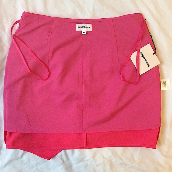 Superdown Hot Pink Mini Skirt NWT - Picture 4 of 4